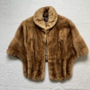 Vintage Luxurious Women’s C.F. Carlson Fine Furs of Framingham Mink Fur Stole